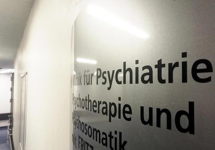 Warken will Honorarkürzung für Psychotherapeuten nicht beanstanden