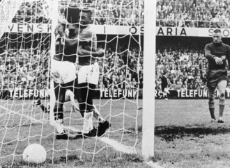 Pelés Weltmeister-Trikot von 1958 wird während WM versteigert