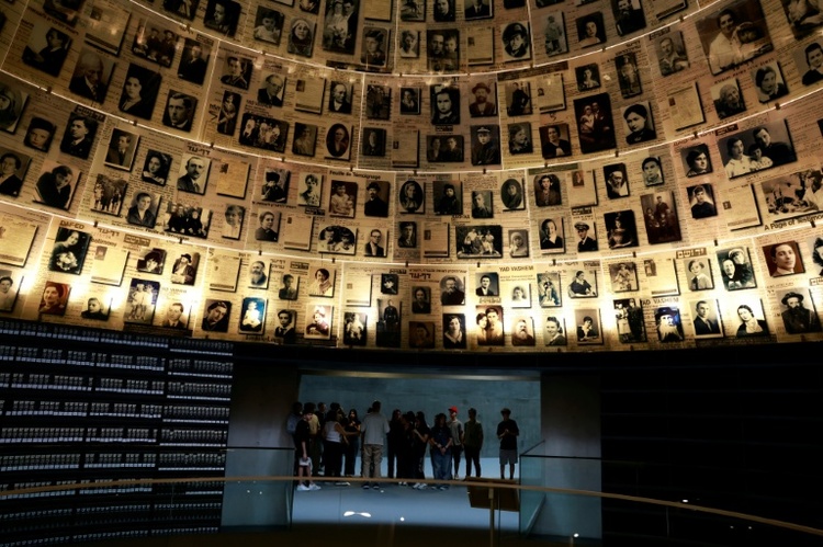 Straßenabschnitt in Berlin wird nach Hococaust-Gedenkstätte Yad Vashem benannt