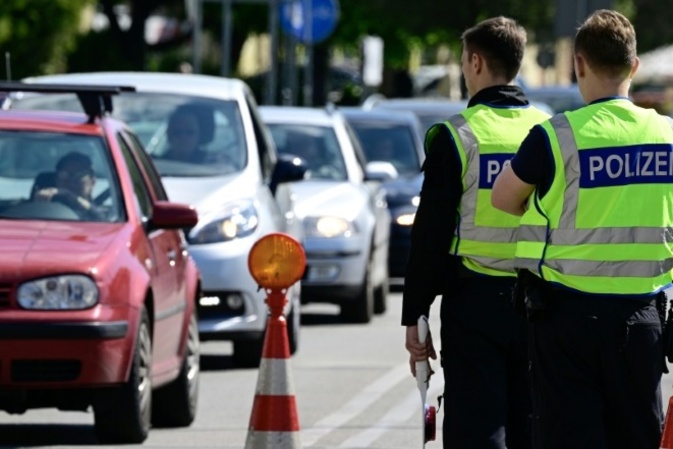 SPERRFRIST MITTWOCH 00.01 UHR: Trotz Kontrollen: Bundespolizei erwartet an Grenzen kaum Urlaubsstaus