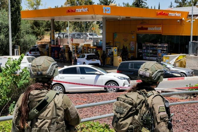 Mindestens ein Toter und fünf Verletzte bei Schusswaffenangriffen in Israel