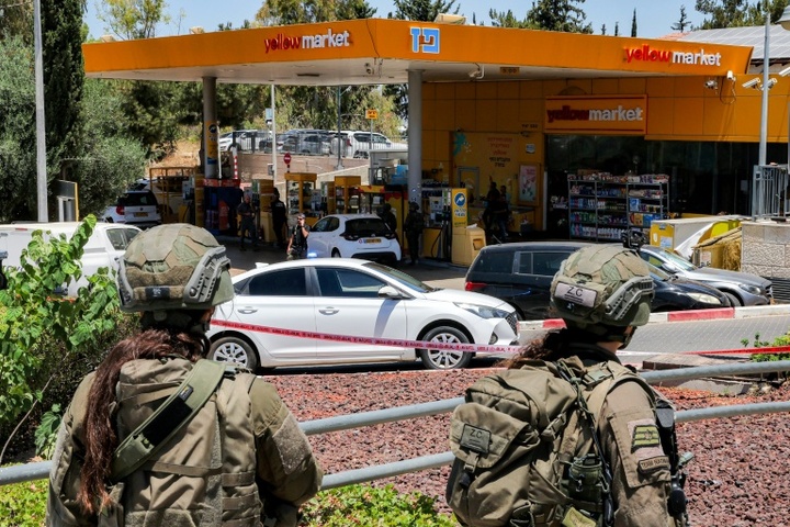 Mindestens ein Toter und fünf Verletzte bei Schusswaffenangriffen in Israel