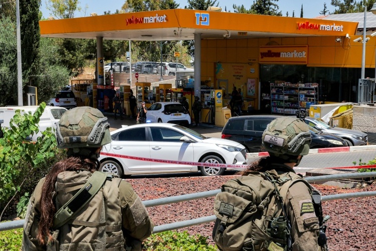 Mindestens ein Toter und fünf Verletzte bei Schusswaffenangriffen in Israel