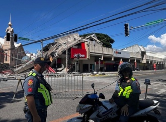 Ein Toter nach schwerem Erdbeben vor Philippinen - Tsunami-Warnungen für Region