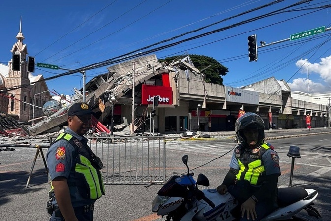 Ein Toter nach schwerem Erdbeben vor Philippinen - Tsunami-Warnungen für Region