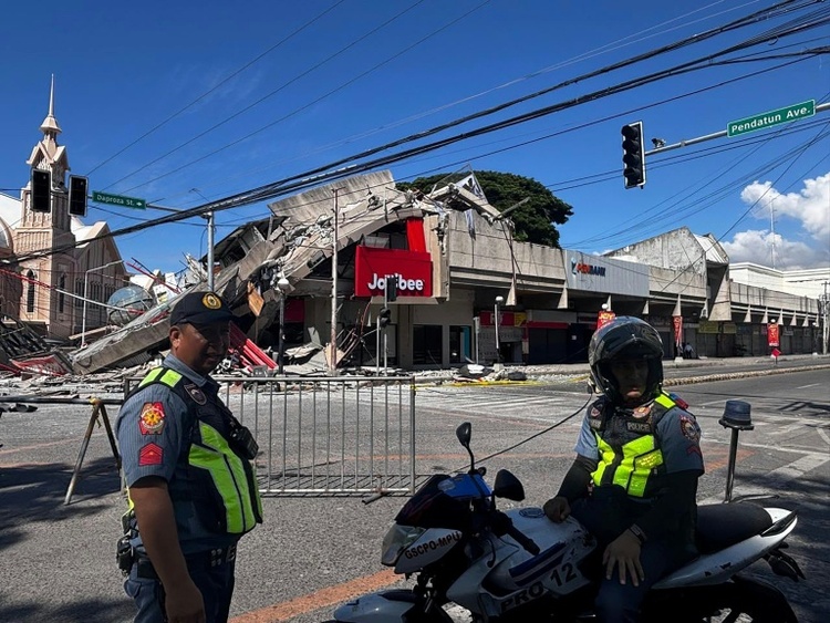 Ein Toter nach schwerem Erdbeben vor Philippinen - Tsunami-Warnungen für Region