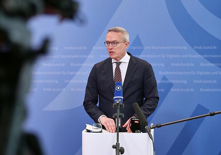 Politik und Wirtschaft wollen Netzausbau beschleunigen