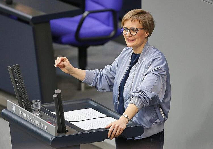 Grünen-Chefin wirft Regierung Versagen bei FCAS vor