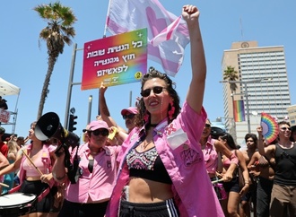 Erste Pride-Parade in Tel Aviv seit Hamas-Angriff am 7. Oktober 2023
