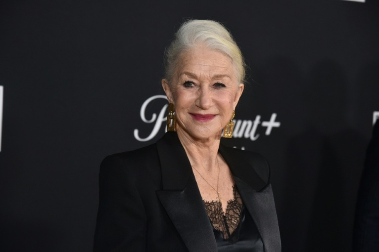 König Charles III. ehrt Oscarpreisträgerin Helen Mirren und andere Briten