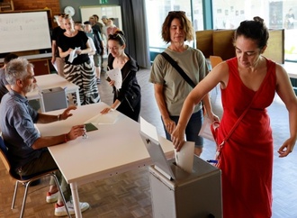 Referendum in der Schweiz: Nein zur Begrenzung der Zuwanderung zeichnet sich ab