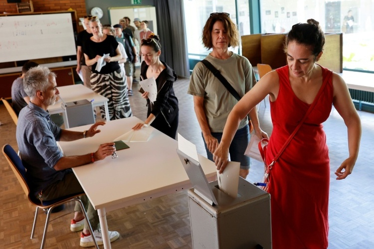 Referendum in der Schweiz: Nein zur Begrenzung der Zuwanderung zeichnet sich ab