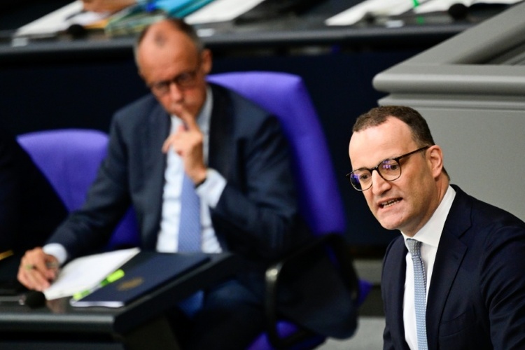 Spahn pocht auf Reform von Arbeitszeitregeln - SPD will Arbeitnehmer stärken