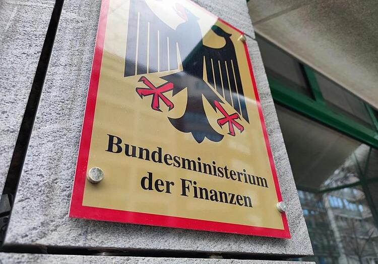 Klingbeil legt zwei Varianten für Einkommensteuerreform vor