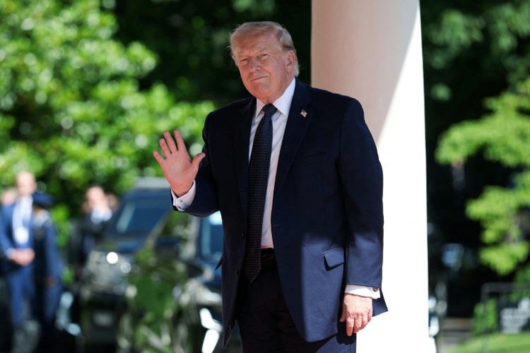 Trump zu G7-Gipfel in Evian eingetroffen