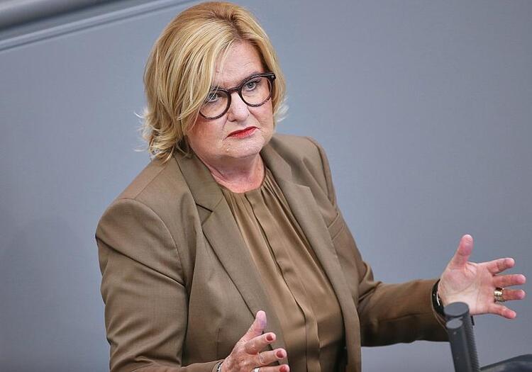 Bremer Innensenatorin fordert mehr zivile Verteidigung