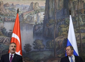 Türkischer Außenminister äußert sich in Moskau besorgt über ''Eskalation im Ukraine-Krieg''