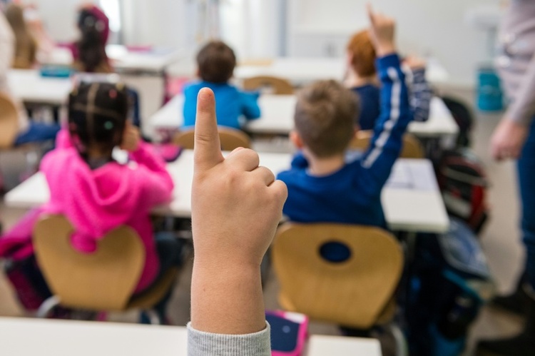 Umfrage für Krankenkasse: Jeder fünfte Erstklässler laut Eltern gestresst
