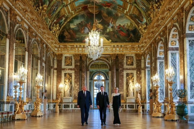 Trump nimmt an Abendessen mit Macron auf Schloss Versailles teil