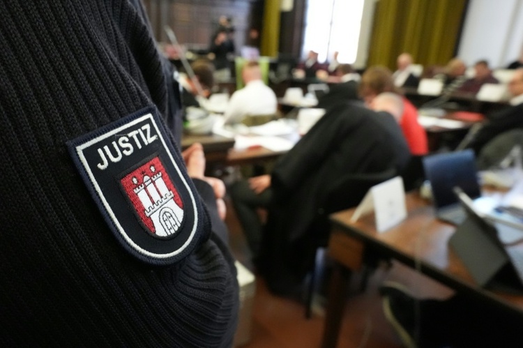 Tödlicher Messerangriff an Wohnungstür: Gericht weist Mann in Psychiatrie ein