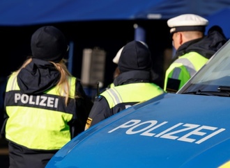 Berlin: Drei Männer wegen Verdachts auf illegalen Waffenhandel festgenommen