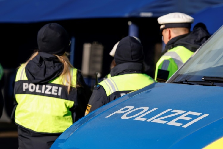 Berlin: Drei Männer wegen Verdachts auf illegalen Waffenhandel festgenommen