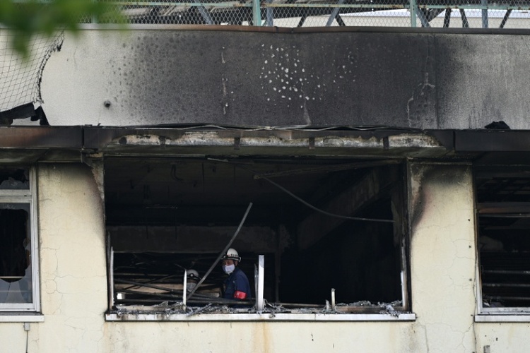 Zehn Verletzte bei Brand in Grundschule in Tokio - Kinder springen aus Fenstern