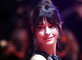 Anne Hathaway warnt vor KI-Bewerbungen