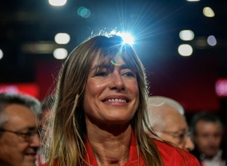 Ehefrau von spanischem Regierungschef Sánchez muss in Korruptionsprozess Pass abgeben