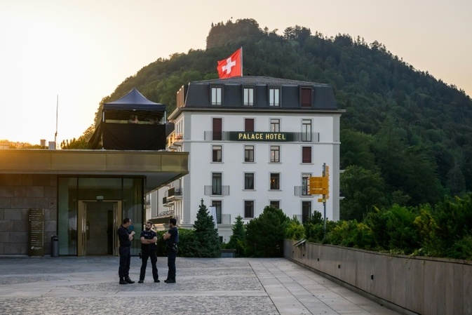 Islamabad: Pakistanische Delegation für US-iranische Gespräche in der Schweiz angekommen