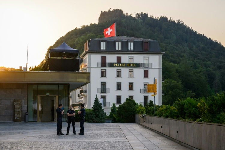 Islamabad: Pakistanische Delegation für US-iranische Gespräche in der Schweiz angekommen