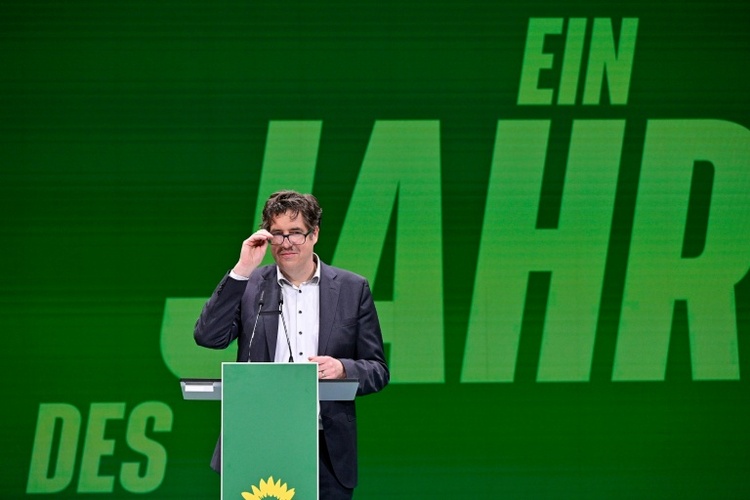Grüne fordern Koalition zu Rücknahme von Heizungsgesetz auf - vor Anhörung im Bundestag