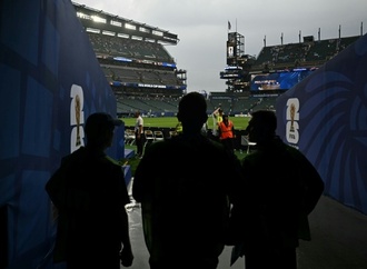 Gewitterwarnung: WM-Spiel in Philadelphia unterbrochen - Fans müssen Schutz suchen