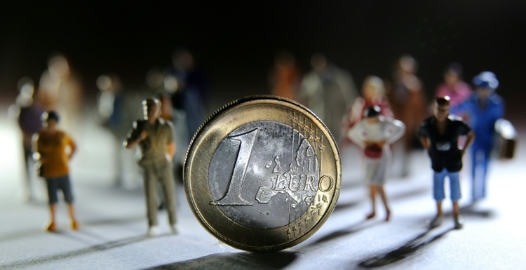 Verbraucherstimmung hellt sich leicht auf - bleibt aber verhalten