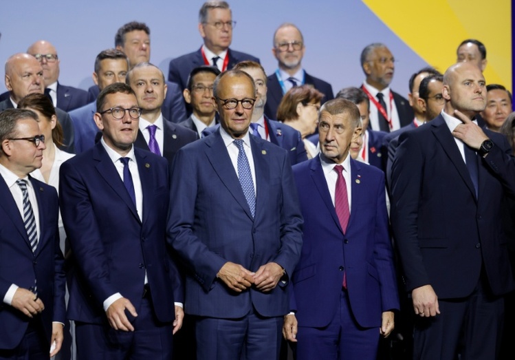 Merz auf Wiederaufbaukonferenz: Wir stehen 