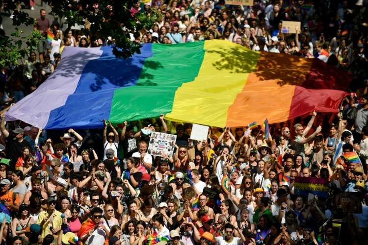 Hitze: Pariser Gay Pride und Musikfestivals  abgesagt