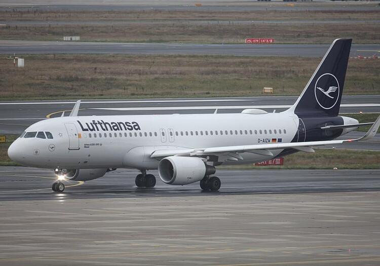 Spiegel zieht Meldung zu Kerosinmangel bei Lufthansa zurück