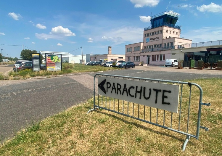 Elf Tote bei Flugzeugabsturz in Frankreich - Opfer wollten Fallschirmsprung absolvieren