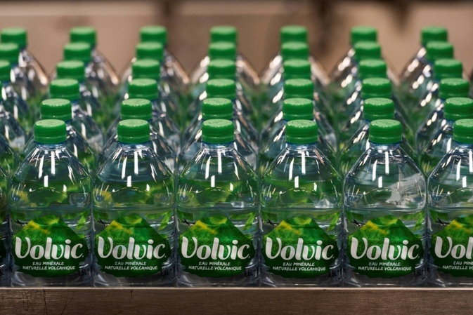 Volvic wegen irreführender Werbung in Frankreich verurteilt