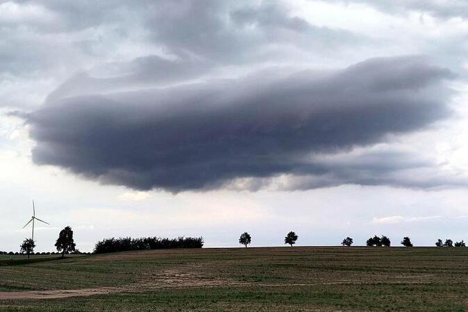Wetterdienst weitet Warnung vor vereinzelt schweren Gewittern aus