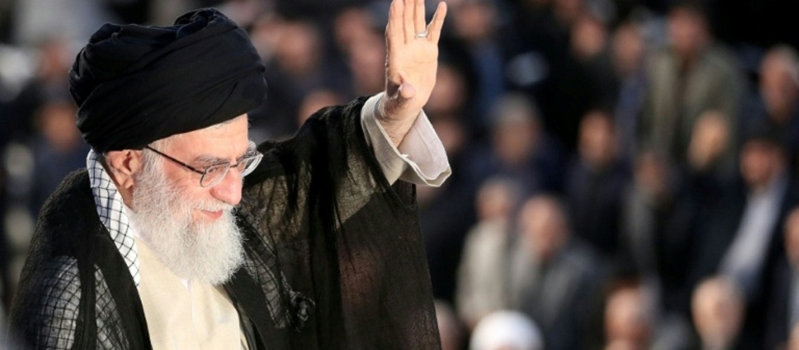 Ranghohe Iraner und Gäste erweisen getötetem obersten Führer Chamenei letzte Ehre