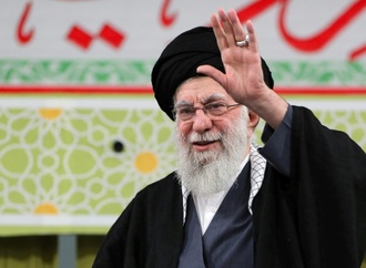 Iran: Menschen in Ghom nehmen Abschied von Chamenei
