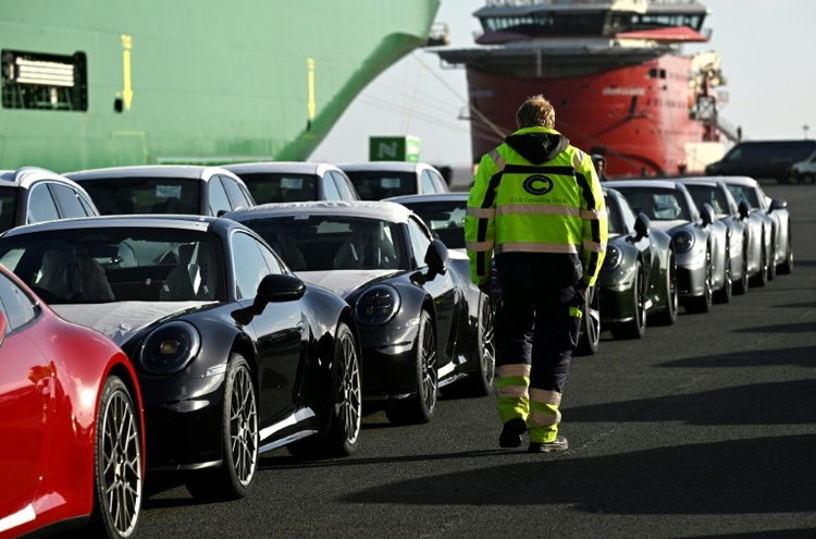 Absatz bei Porsche im ersten Halbjahr um 16 Prozent zurückgegangen