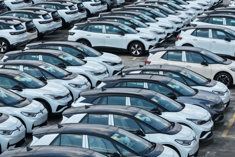 Ultimatum: VW-Betriebsrat fordert Klarheit über drastische Sparpläne