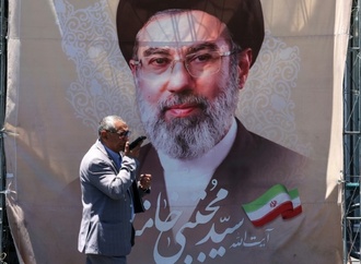 Chamenei kündigt Rache für Tötung seines Vaters an - Trump droht Iran mit Vernichtung