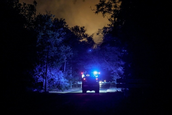 Feuer im Wald von Fontainebleau südlich von Paris - zwei Löschflugzeuge unterwegs