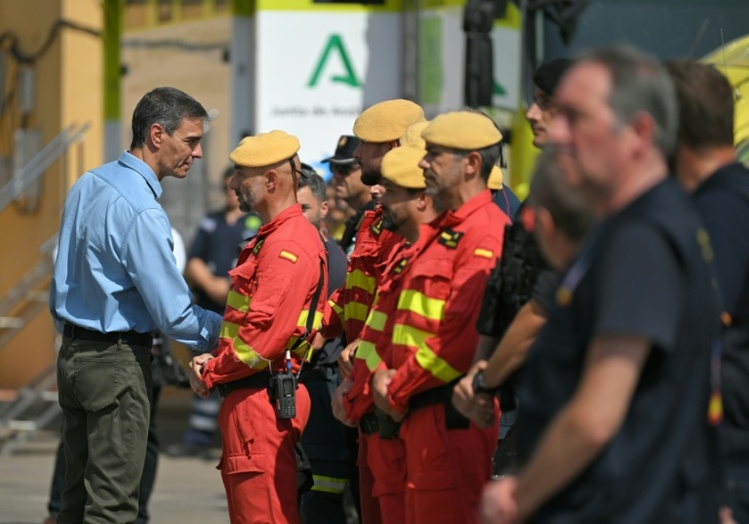 Spaniens Regierungschef ruft bei Besuch in Waldbrandgebiet zu besserer Prävention auf