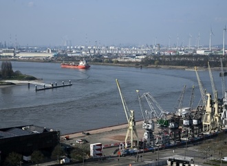 Leck auf Chemietanker: Zahlreiche Arbeiter im Hafen von Antwerpen im Krankenhaus
