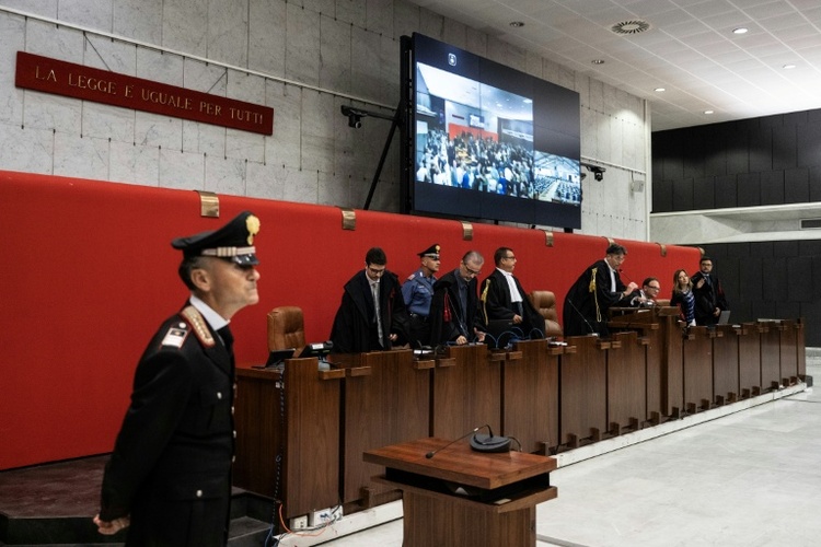 Urteil zu Brückeneinsturz in Genua: Zwölf Jahre Haft für Ex-Chef von Autobahnbetreiber