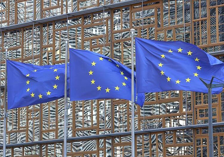 EU-Kommission will der Industrie länger mehr CO2-Ausstoß erlauben
